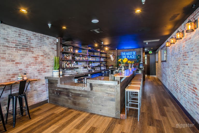  Bar Interior Nivel Principal (Asientos para más de 35) 