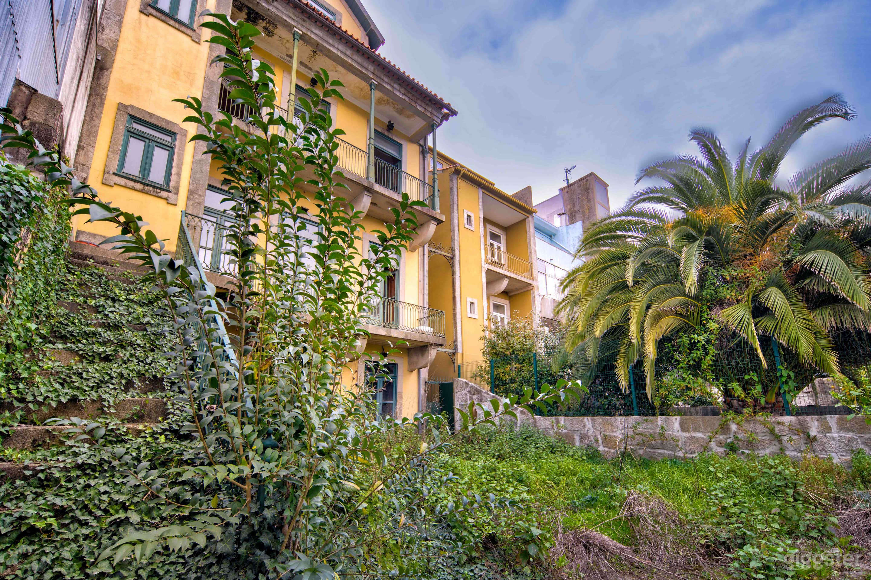 Late 19th Century Palace in Central Porto Photo 4