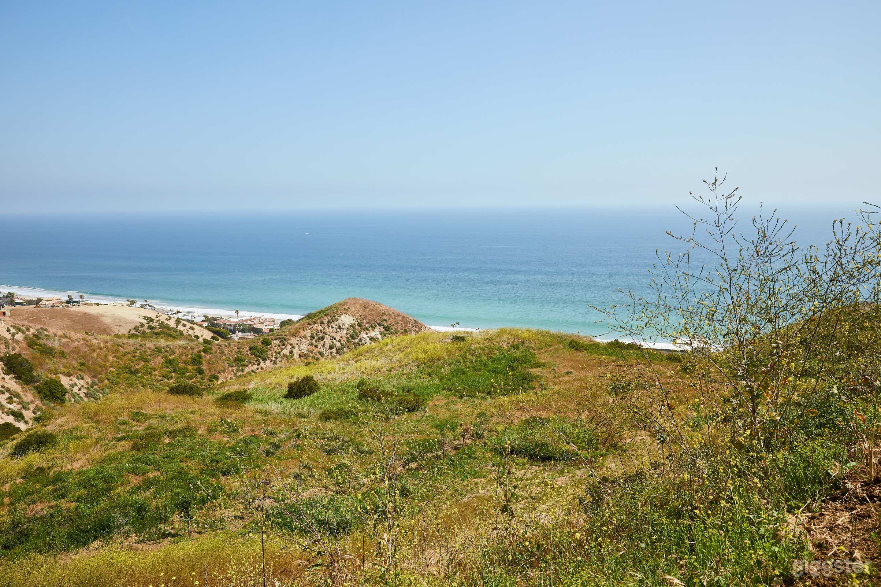 Dreamy Ocean Views above PCH Photo 3