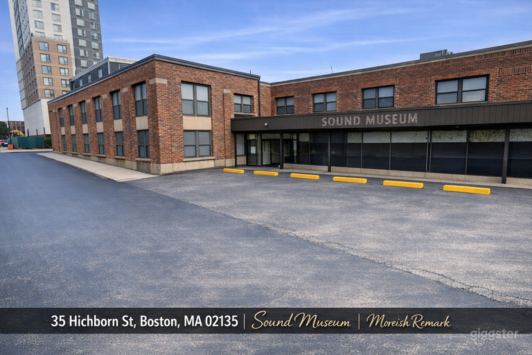  Estudio de podcast con iluminación cinematográfica – Boston Content Space 