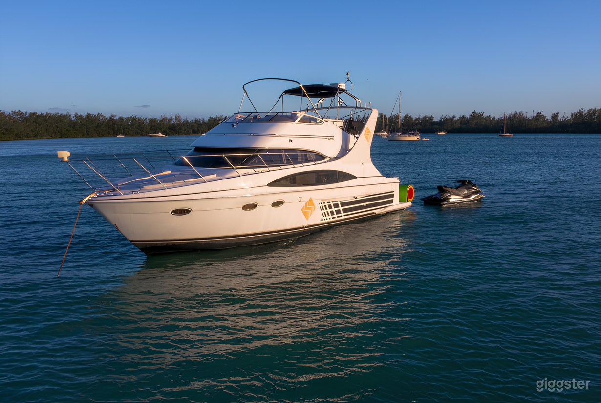 Carver 50” Yacht Photo 2