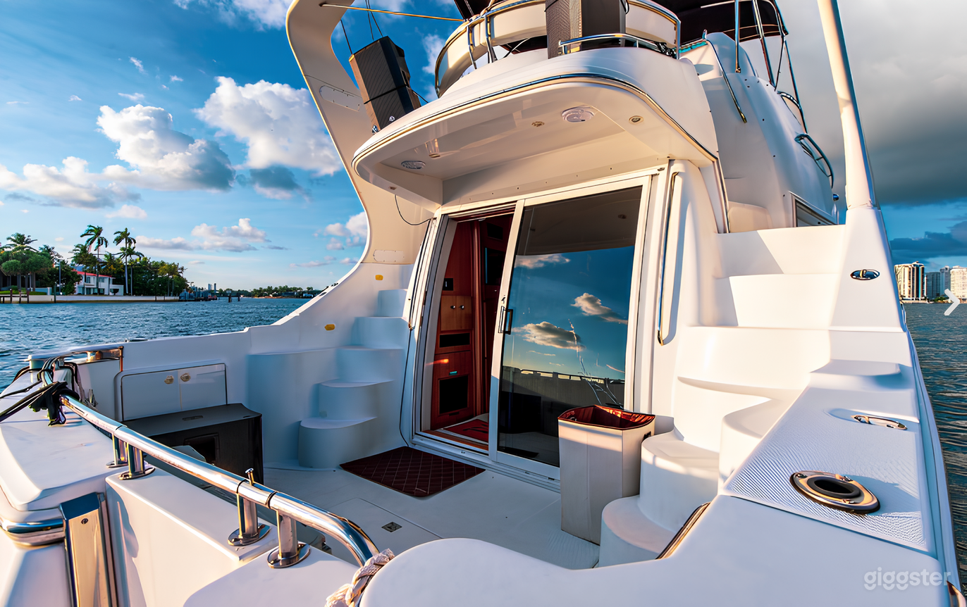 Carver 50” Yacht Photo 4