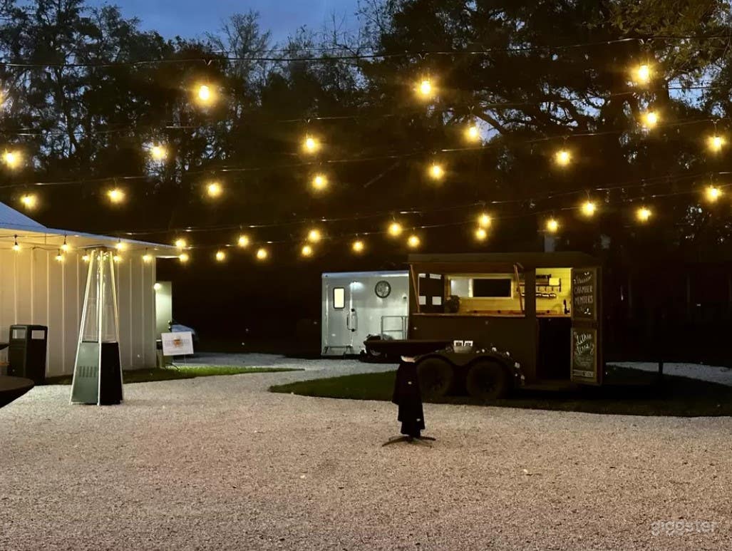 Sweeping Courtyard | Lawn and Patio Photo 3