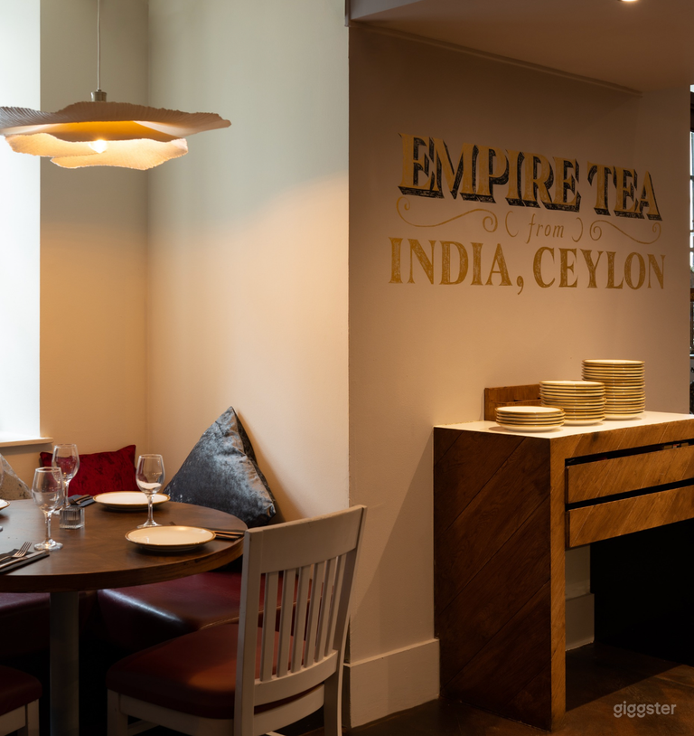  Amazing Lounge Good for 30 Persons 