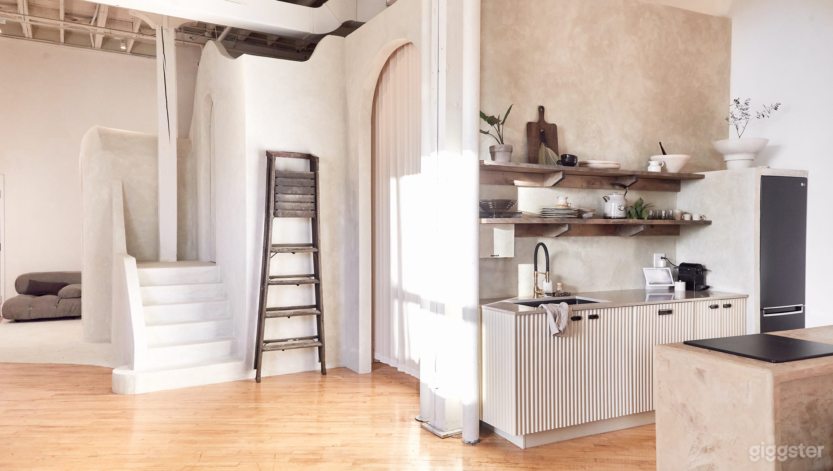 Spacious Photography Studio &amp; Workspace Photo 2