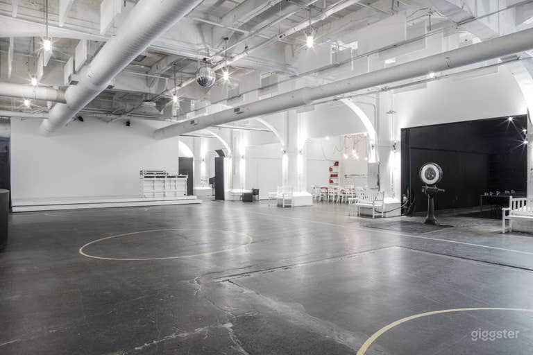  Modern industrial event space in old Montreal 