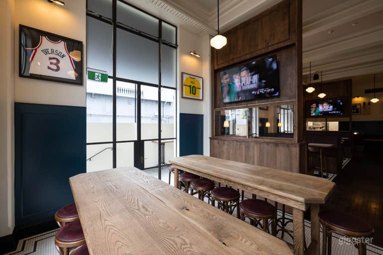  Sports Bar and Diner at Eden Terrace 