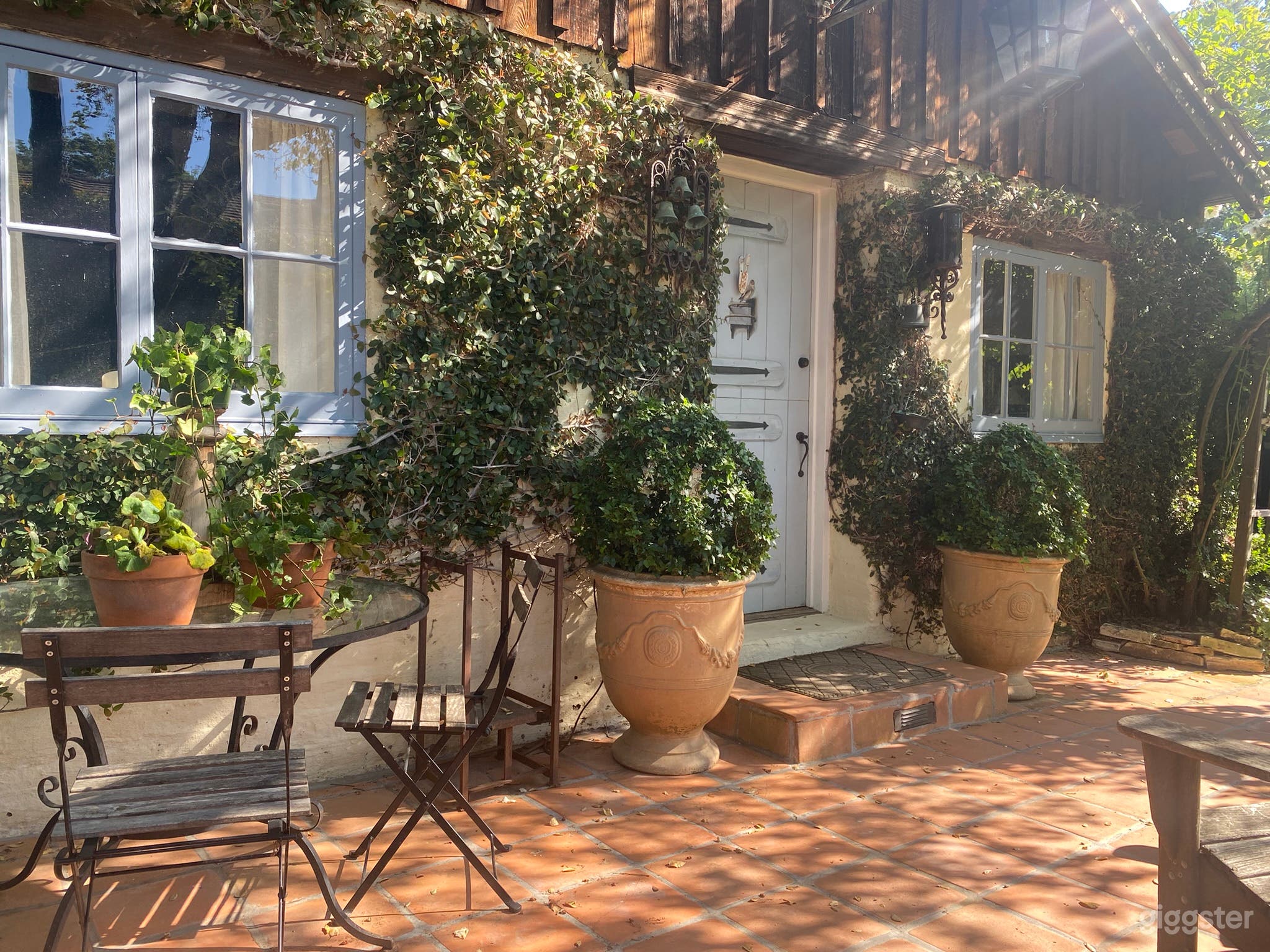 Old World Charm in a seaside community Photo 1