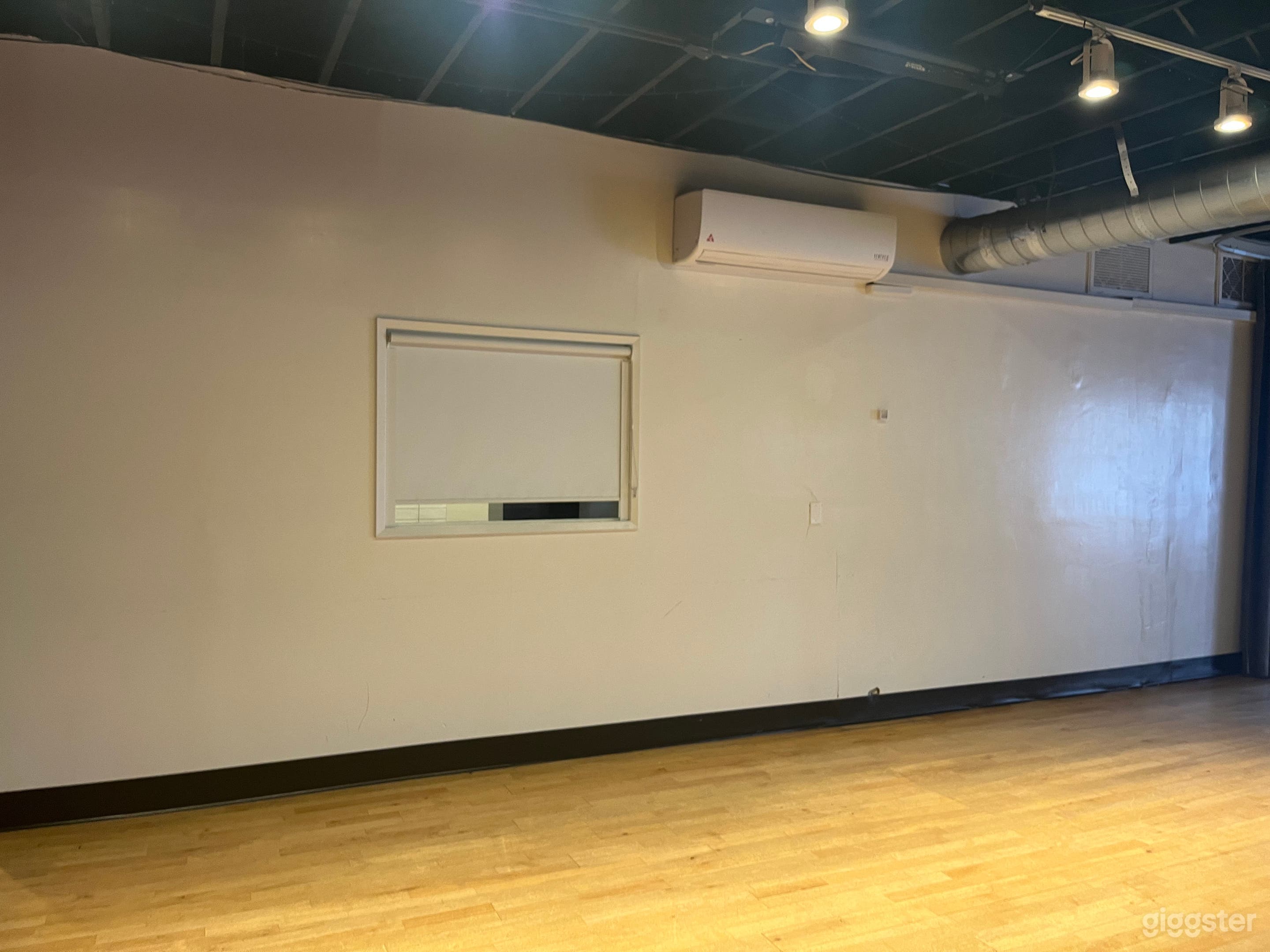 Latin Room 
1250 sq ft