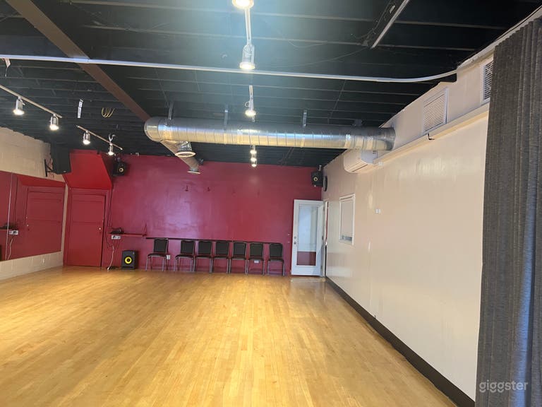  Sala Latina 
1250 pies cuadrados 