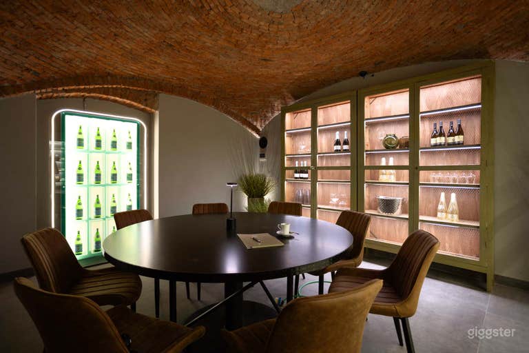  The Cave – Elegante Cantina e Sala Privata 