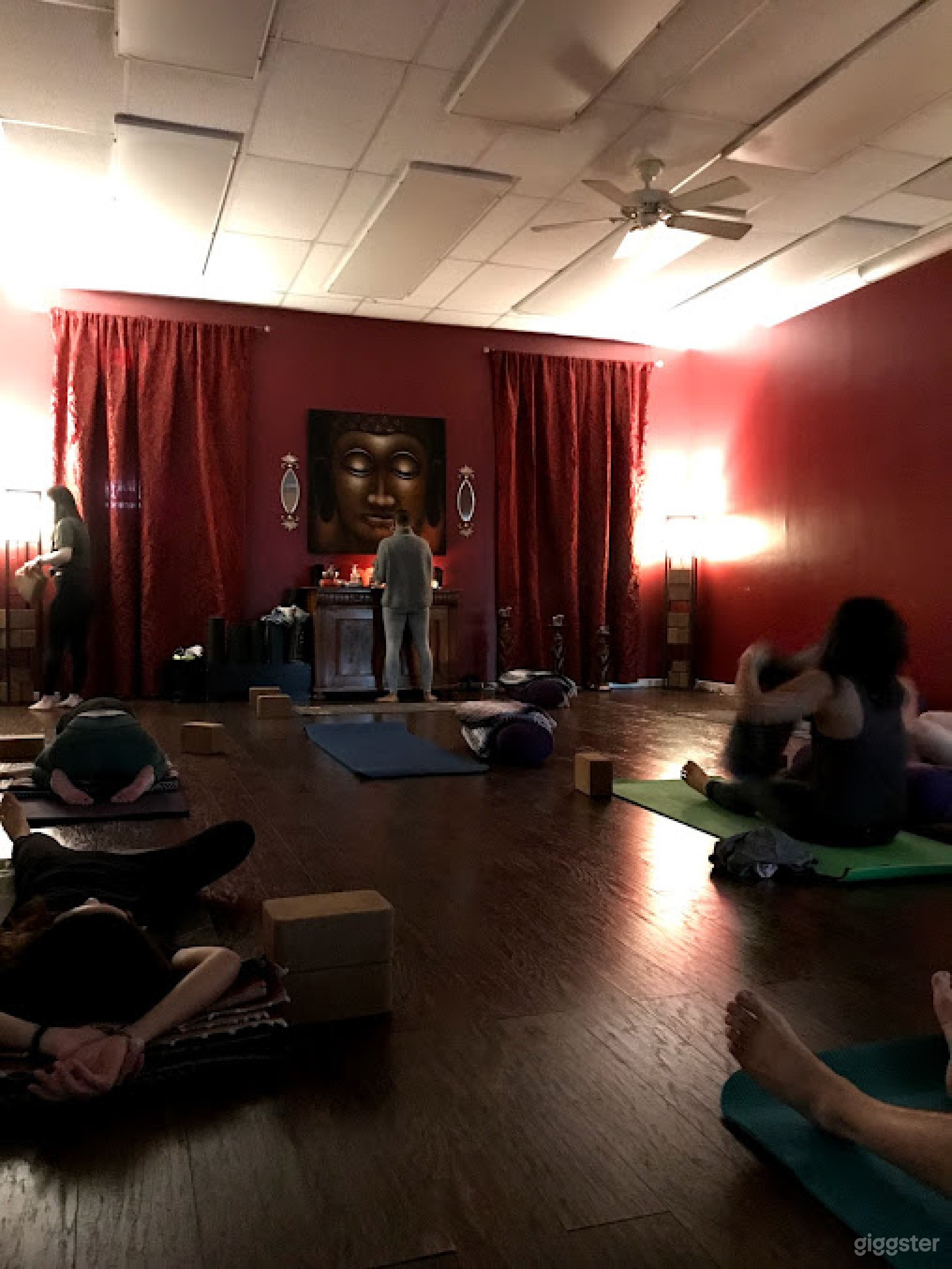 Cozy and Atmospheric Yoga Studio in New York Photo 4