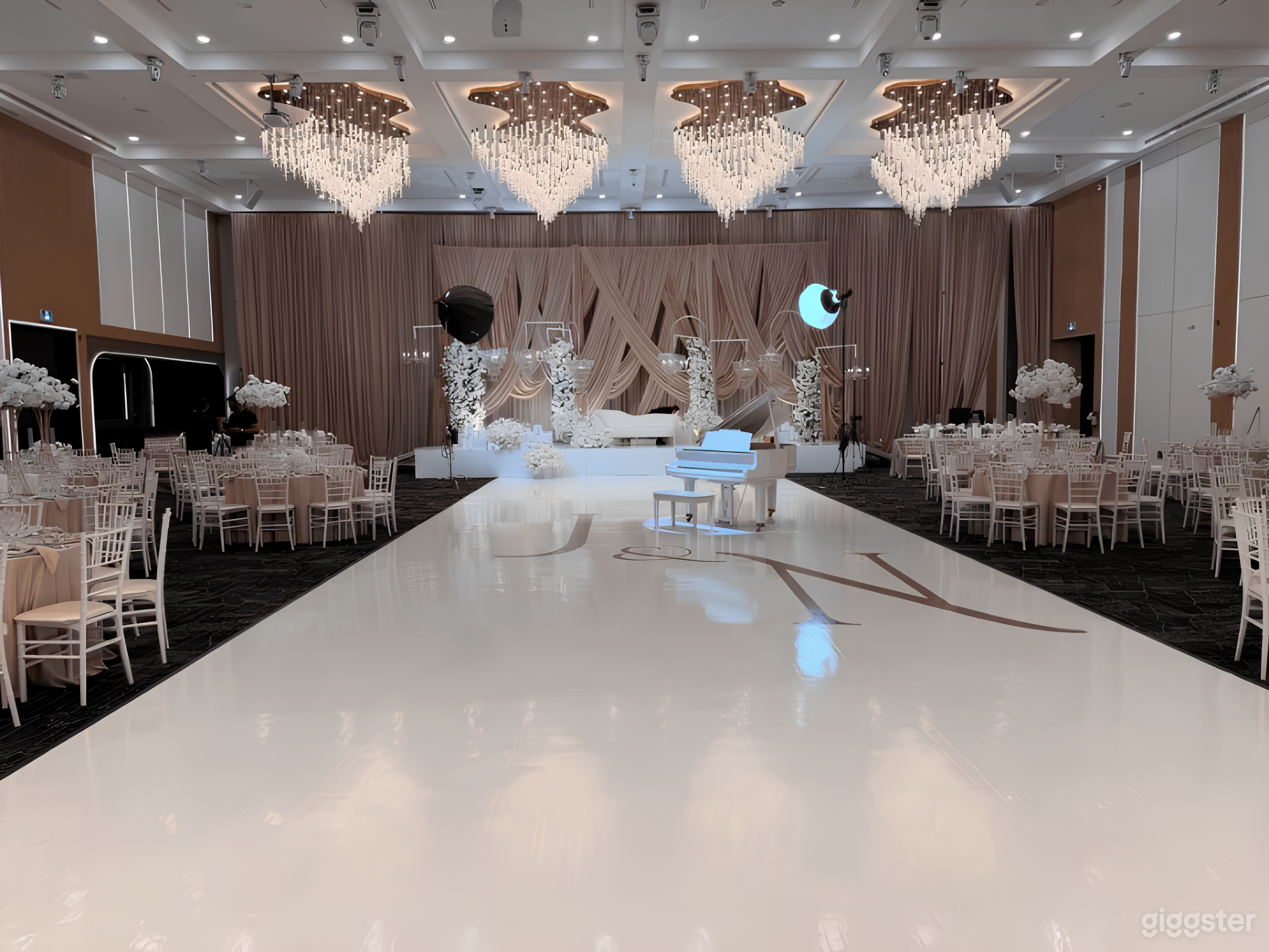 Eclipse – Elegant Ballroom & Event Venue Photo 4