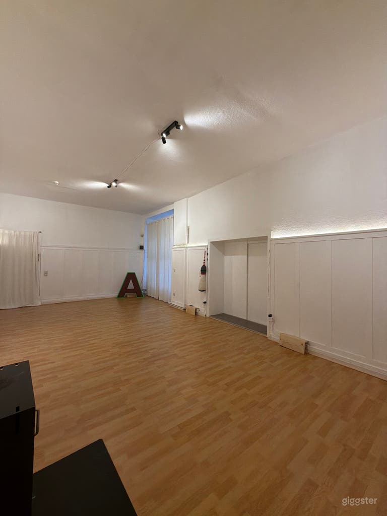  Flexibler Event-, Workshop- und Produktionsraum mit Kamin 