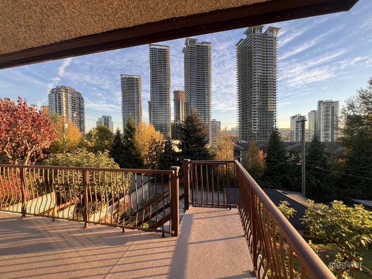  Casa espaciosa en Burnaby con vista a la ciudad 