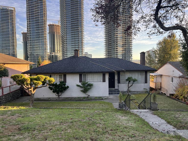  Casa espaciosa en Burnaby con vista a la ciudad 