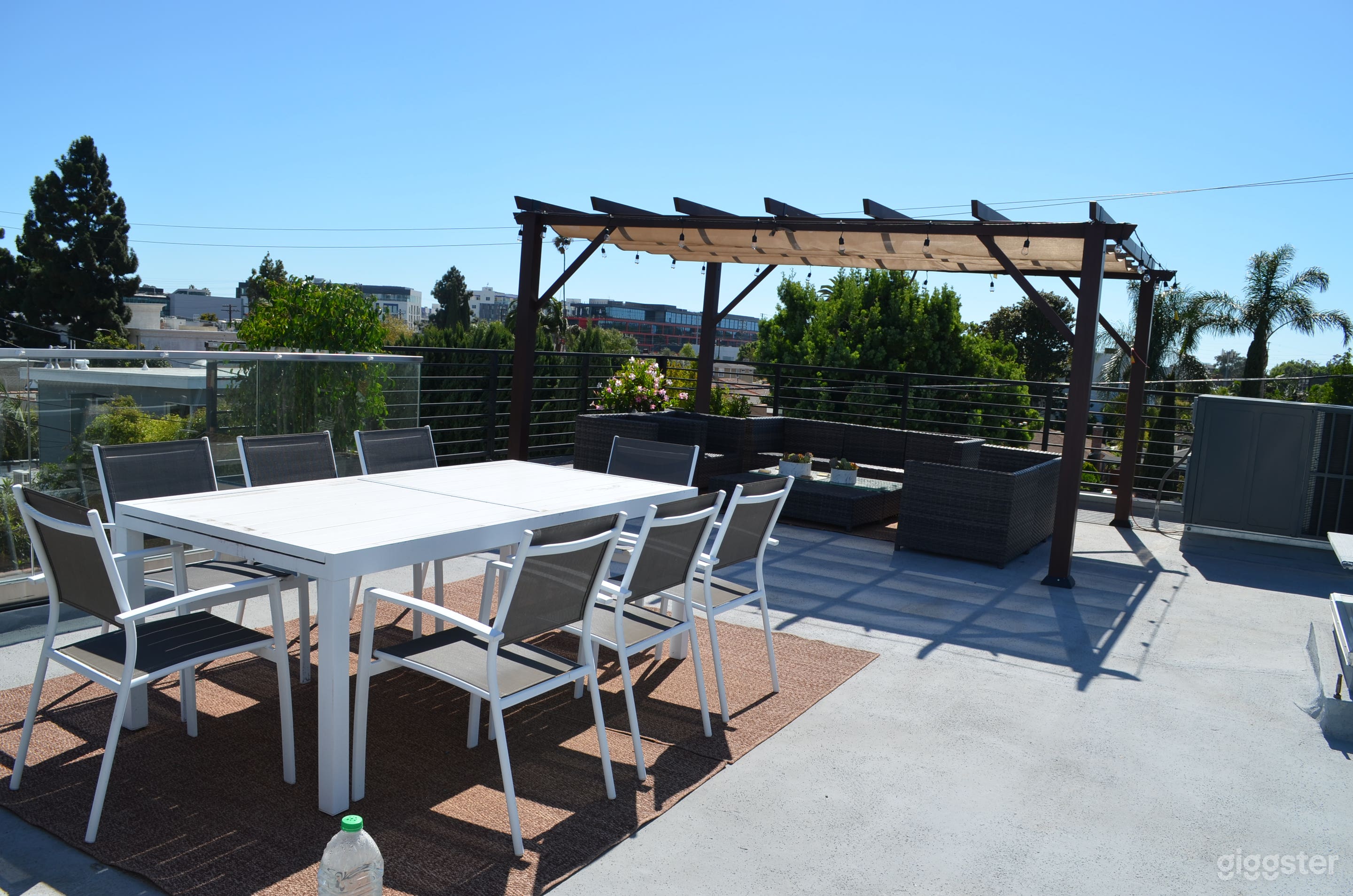Spectacular View Rooftop Photo 1
