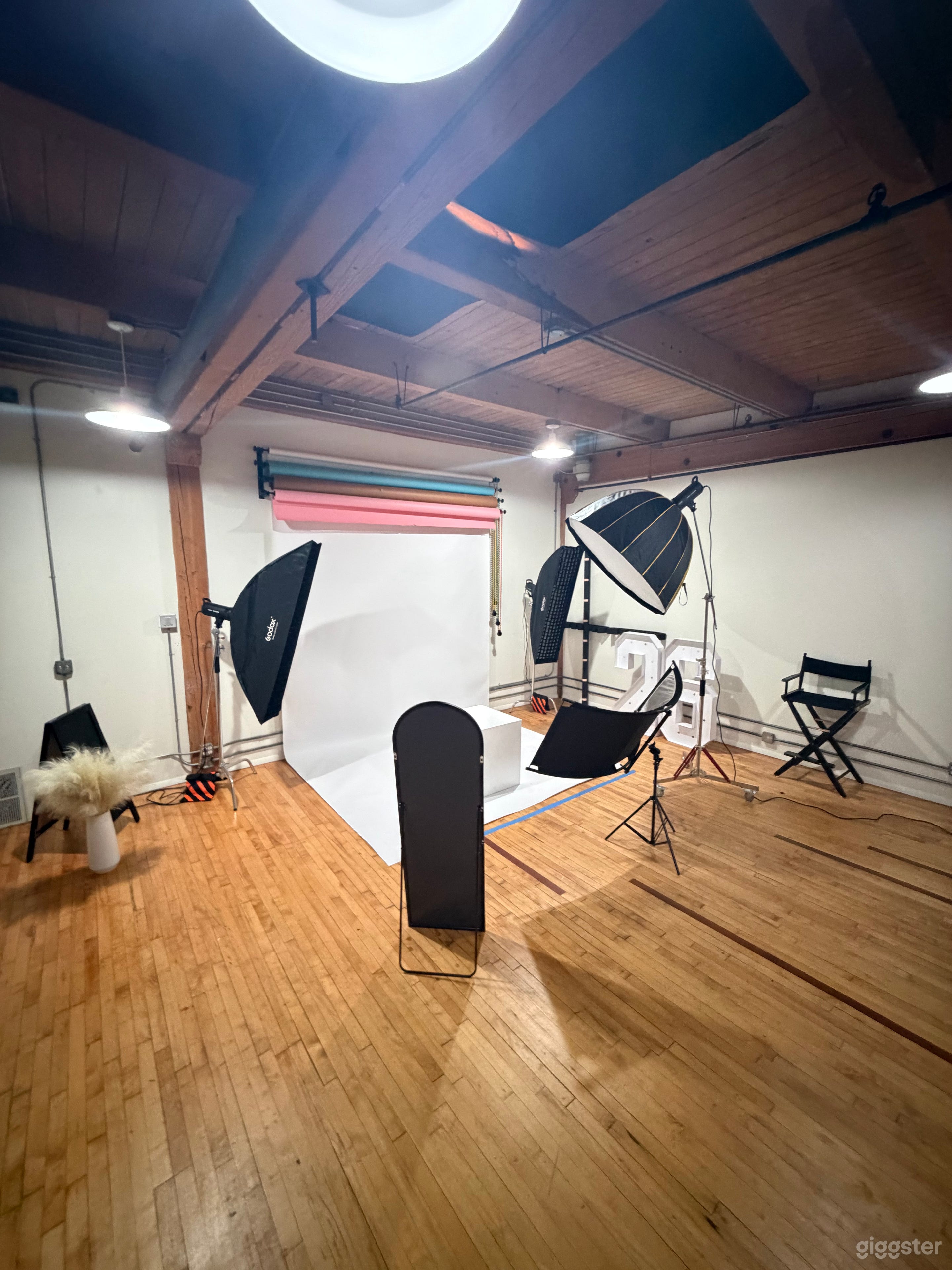 Affordable Uptown Chicago Photo & Video Studio Photo 1