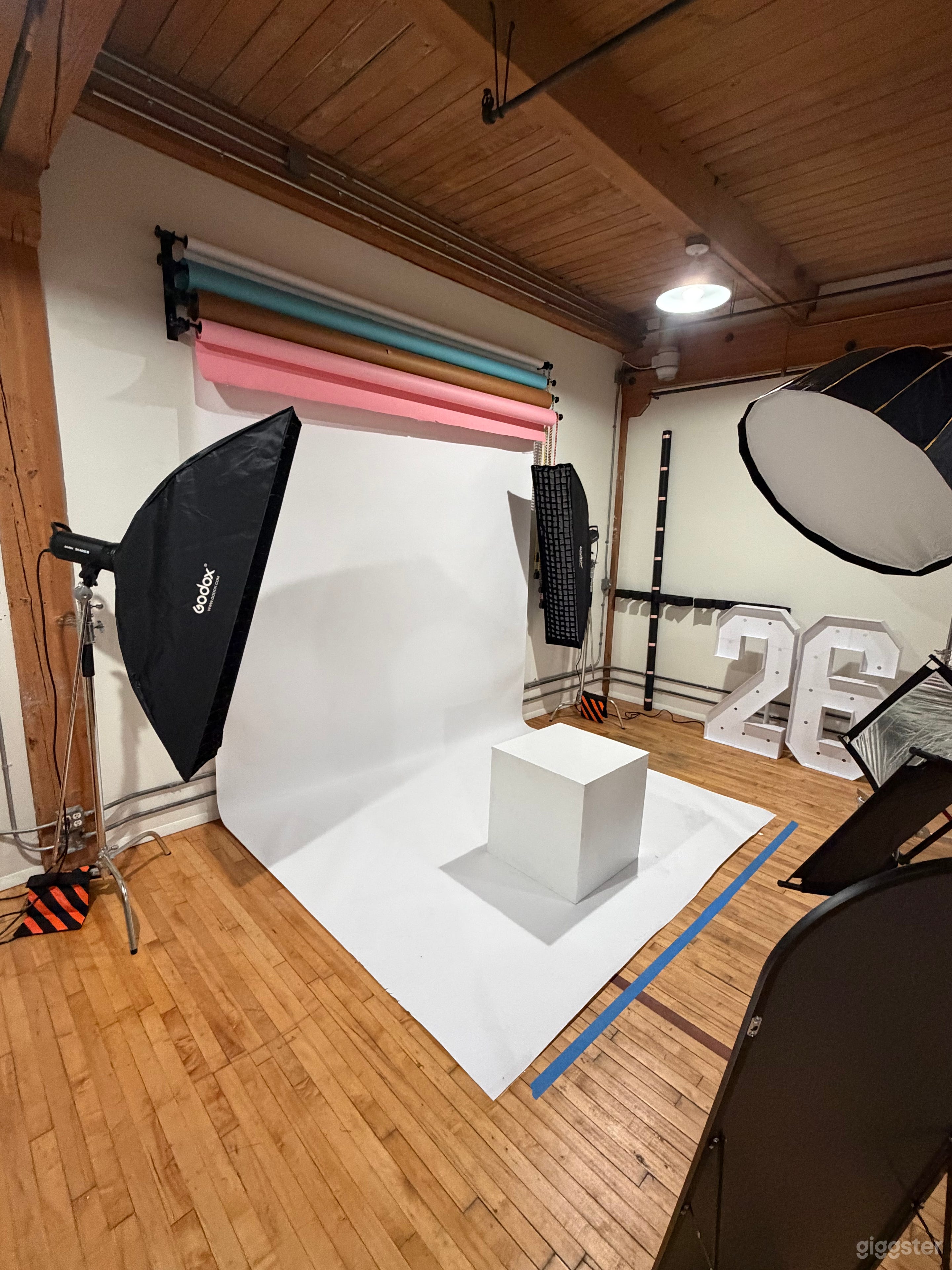 Affordable Uptown Chicago Photo & Video Studio Photo 2