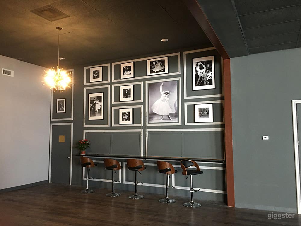 Spacious Historical Ballroom Venue Photo 2