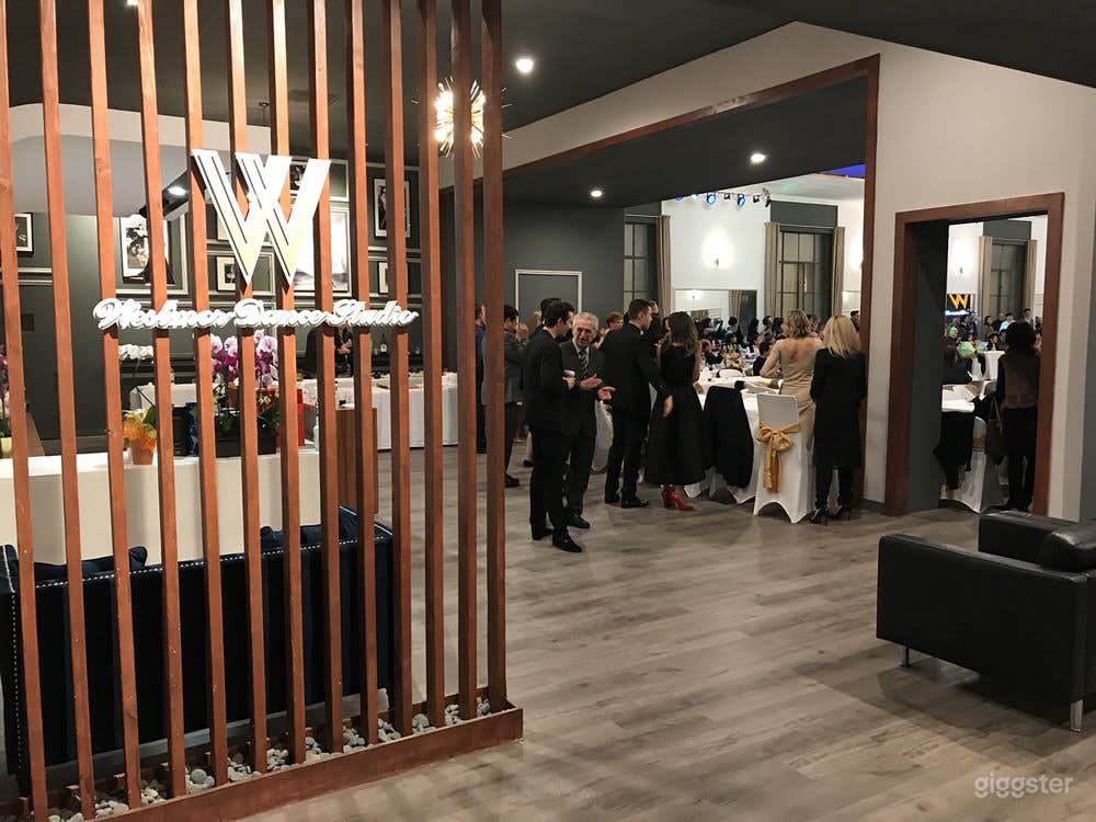 Spacious Historical Ballroom Venue Photo 3