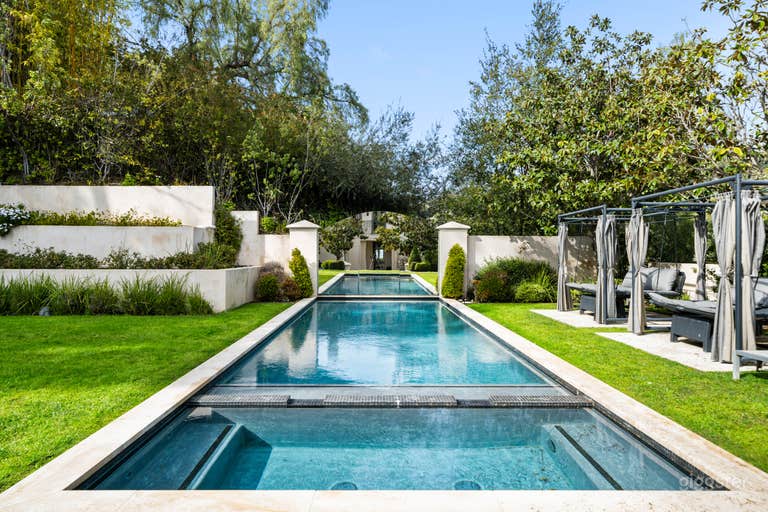   BEVERLY HILLS MODERN LUXURY: PICTURE PERFECT SET  