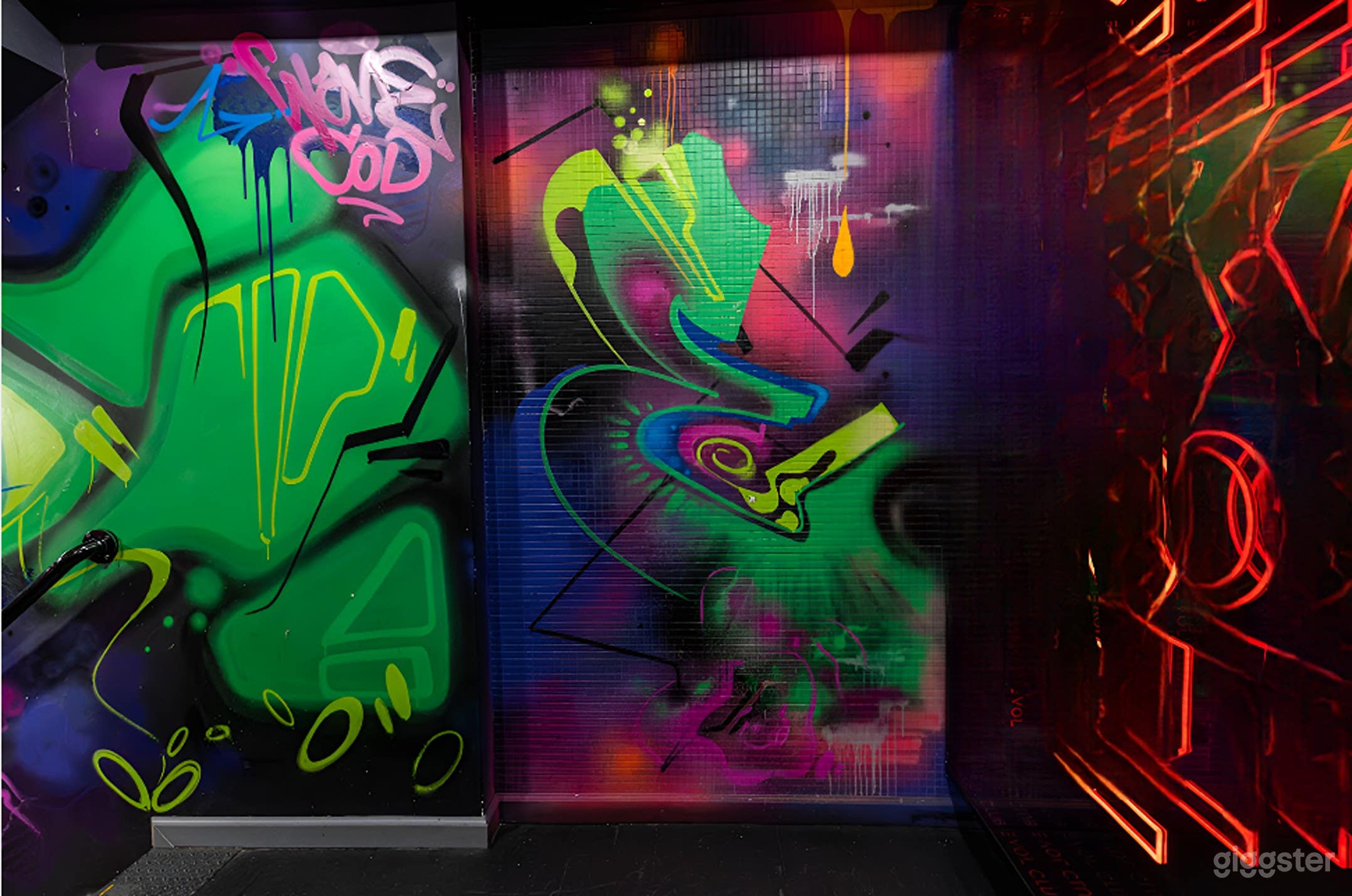 Private VIP &amp; Karaoke Booths Photo 2