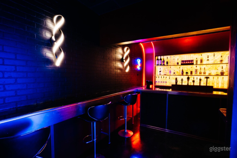  Neon Bar 
