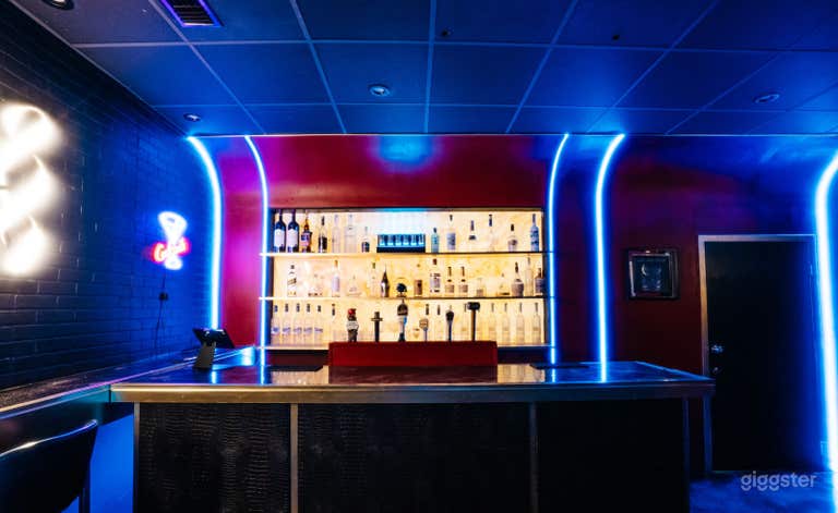  Neon Bar 
