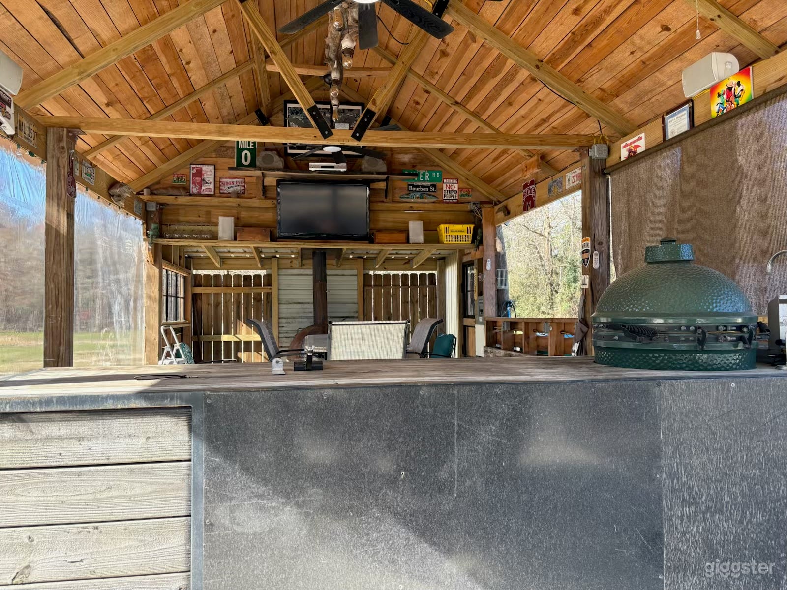 Scenic Riverfront Event Space Photo 2