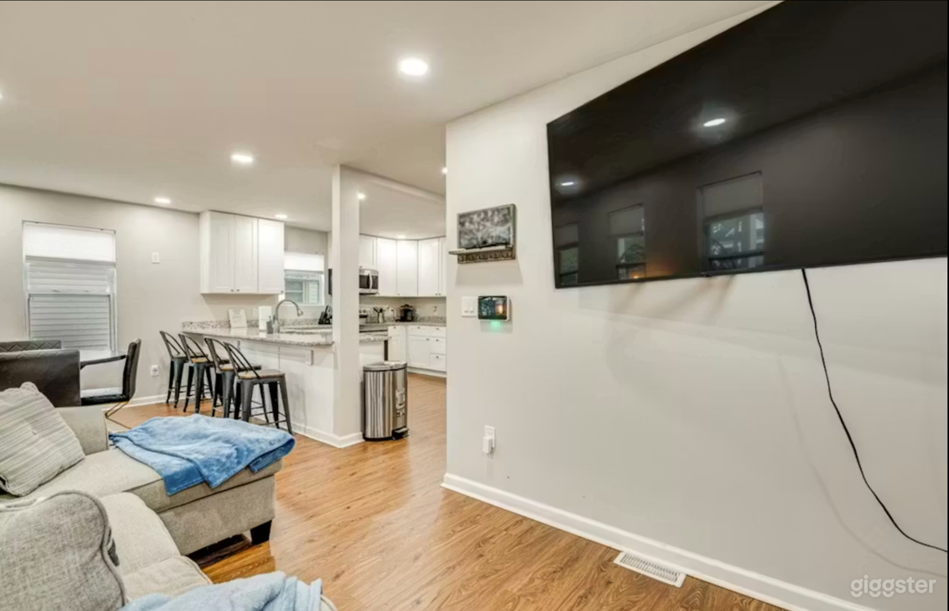 Charming Craftsman Style Atlanta Home Photo 3