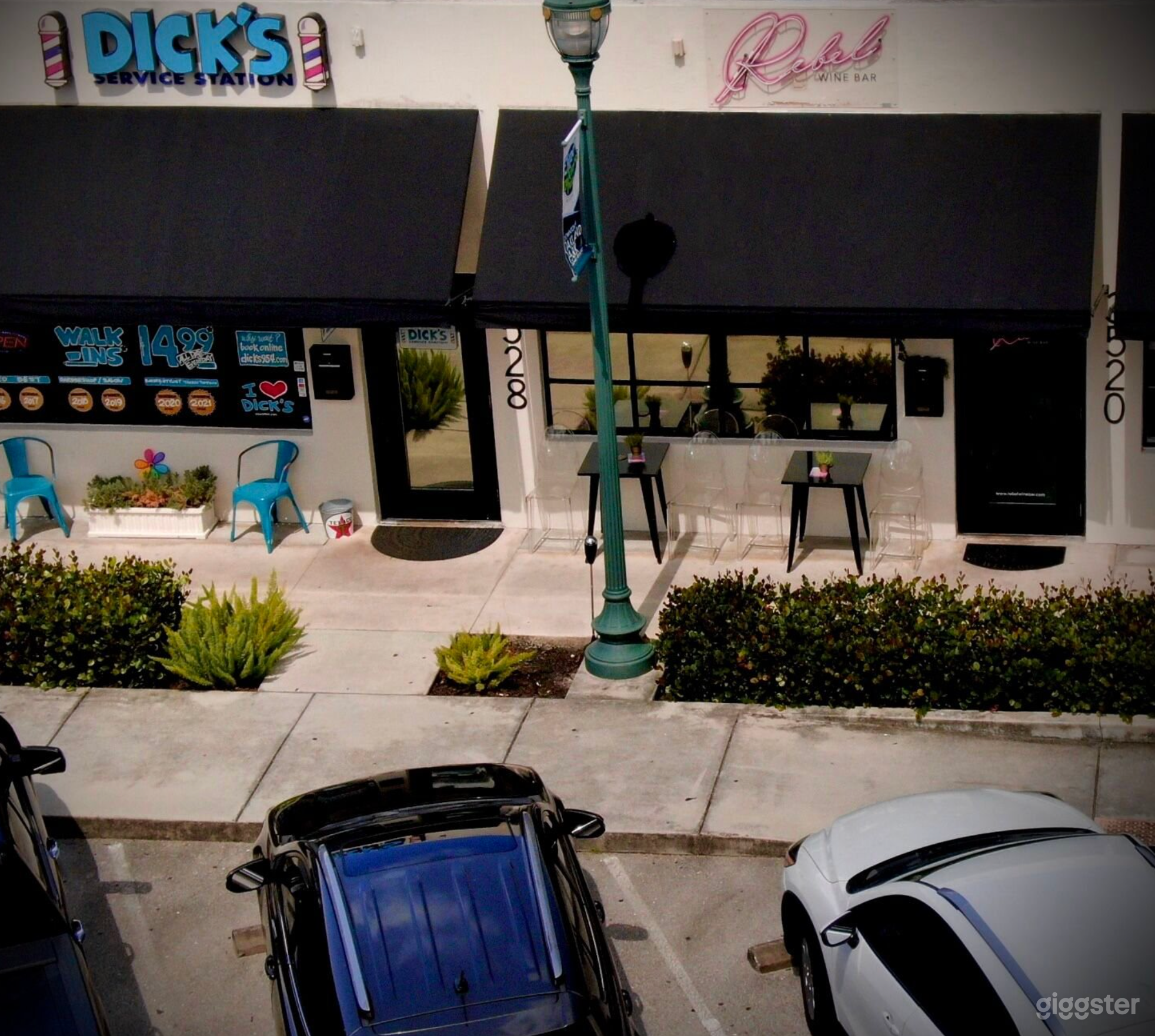 Cozy Wine Bar in South Florida Photo 4