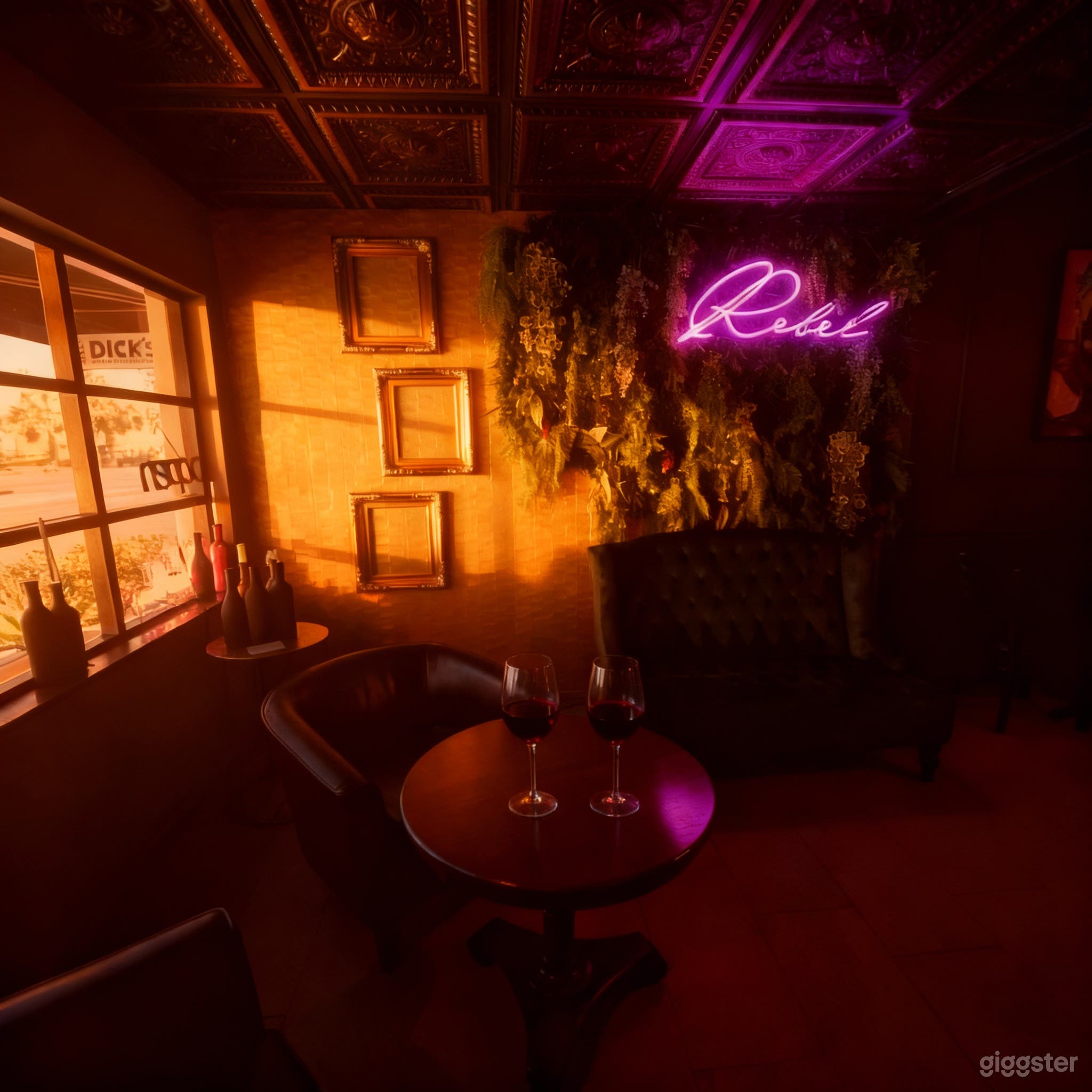 Cozy Wine Bar in South Florida Photo 2