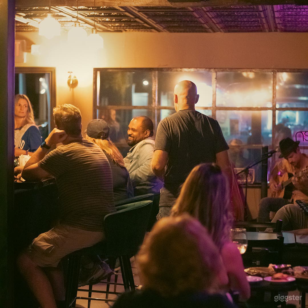 Cozy Wine Bar in South Florida Photo 3