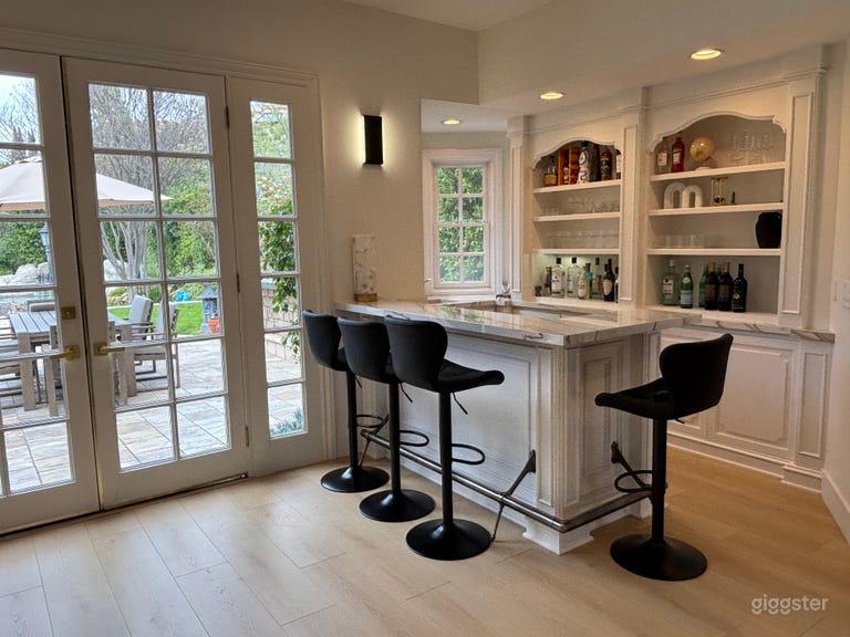  Luxury Estate w Tennis Court, Pool, Entertainment 