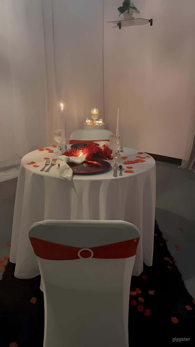  Intimate Event Room 