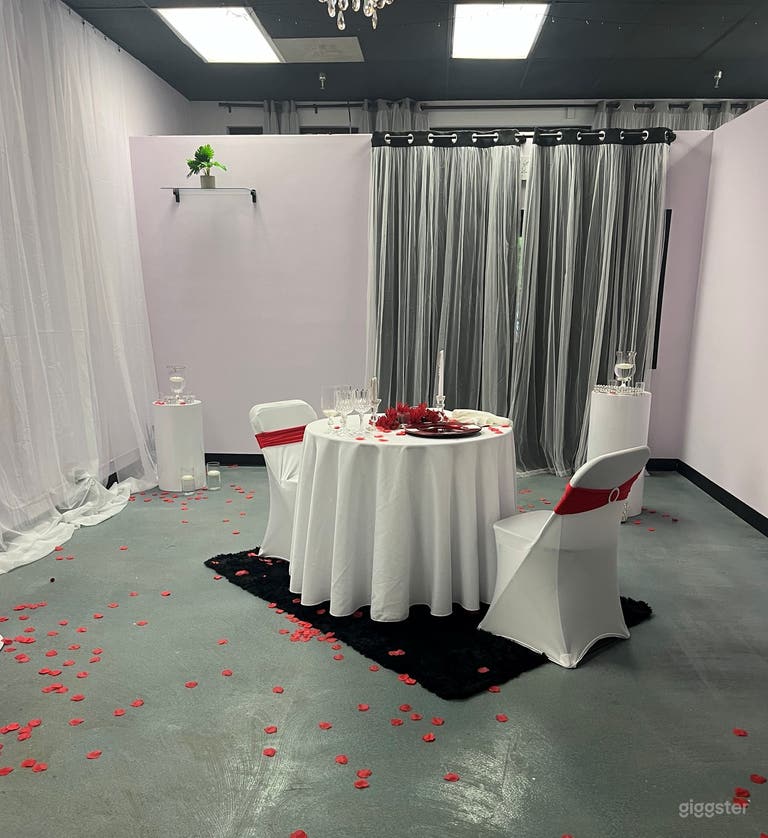  Intimate Event Room 