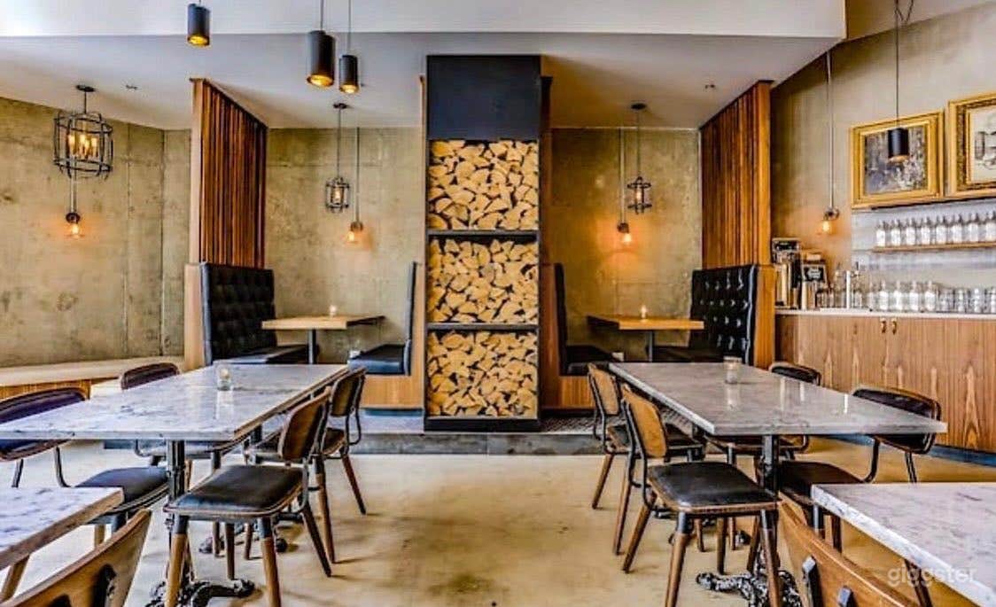 Upscale Italian Restaurant in Edmonton Photo 3