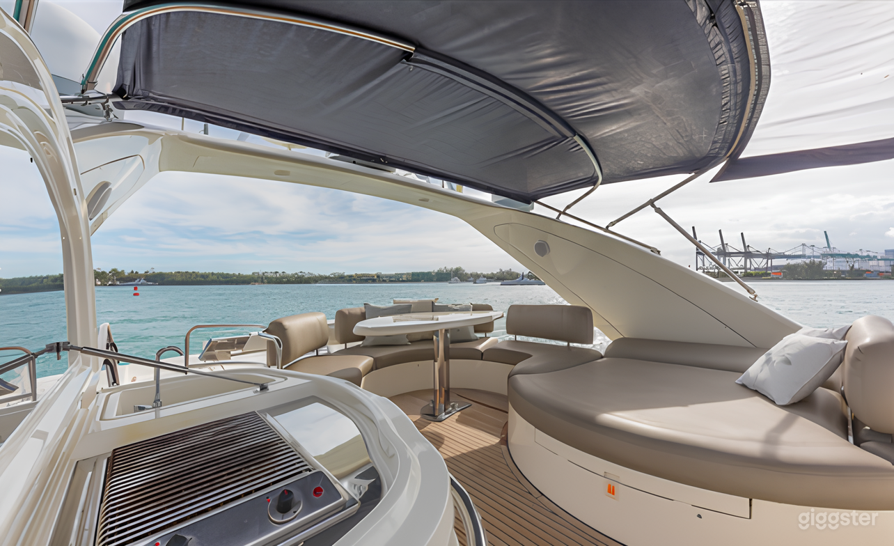 Azimut 68” Yacht Photo 4