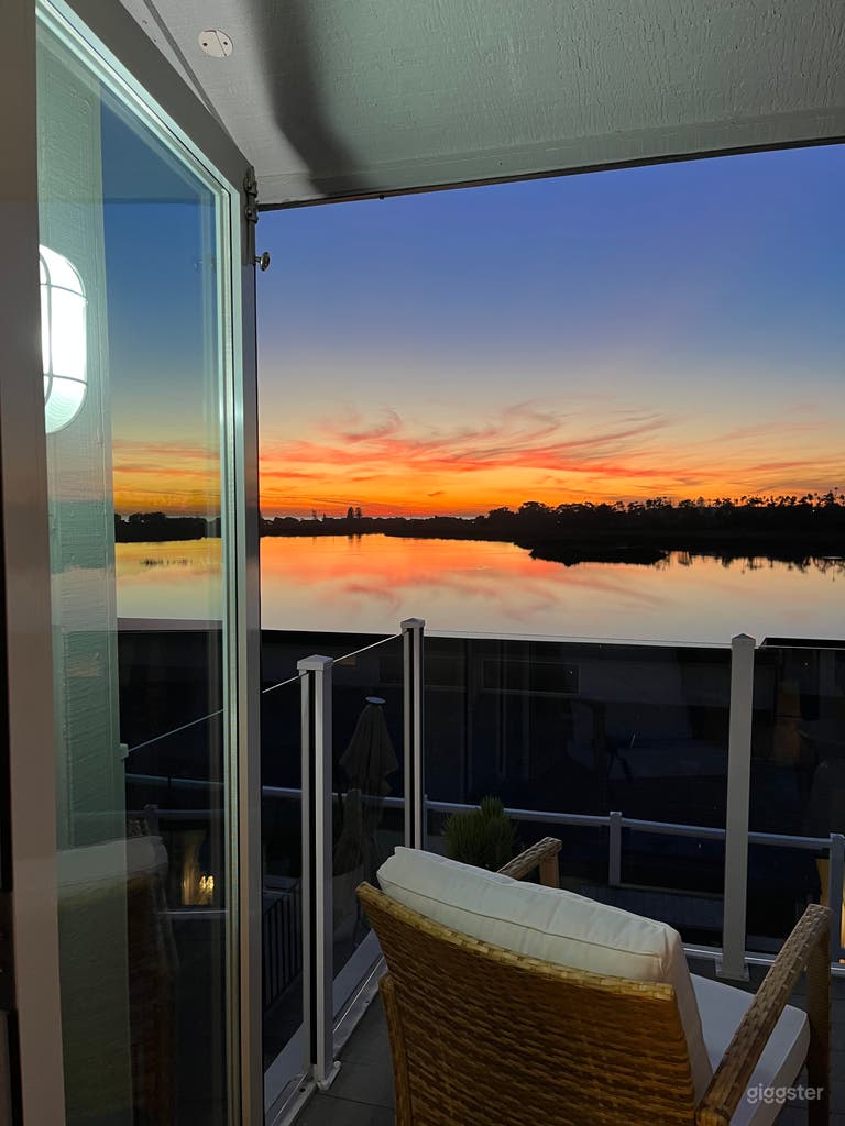  Incredible Sunrises &amp; Sunsets 