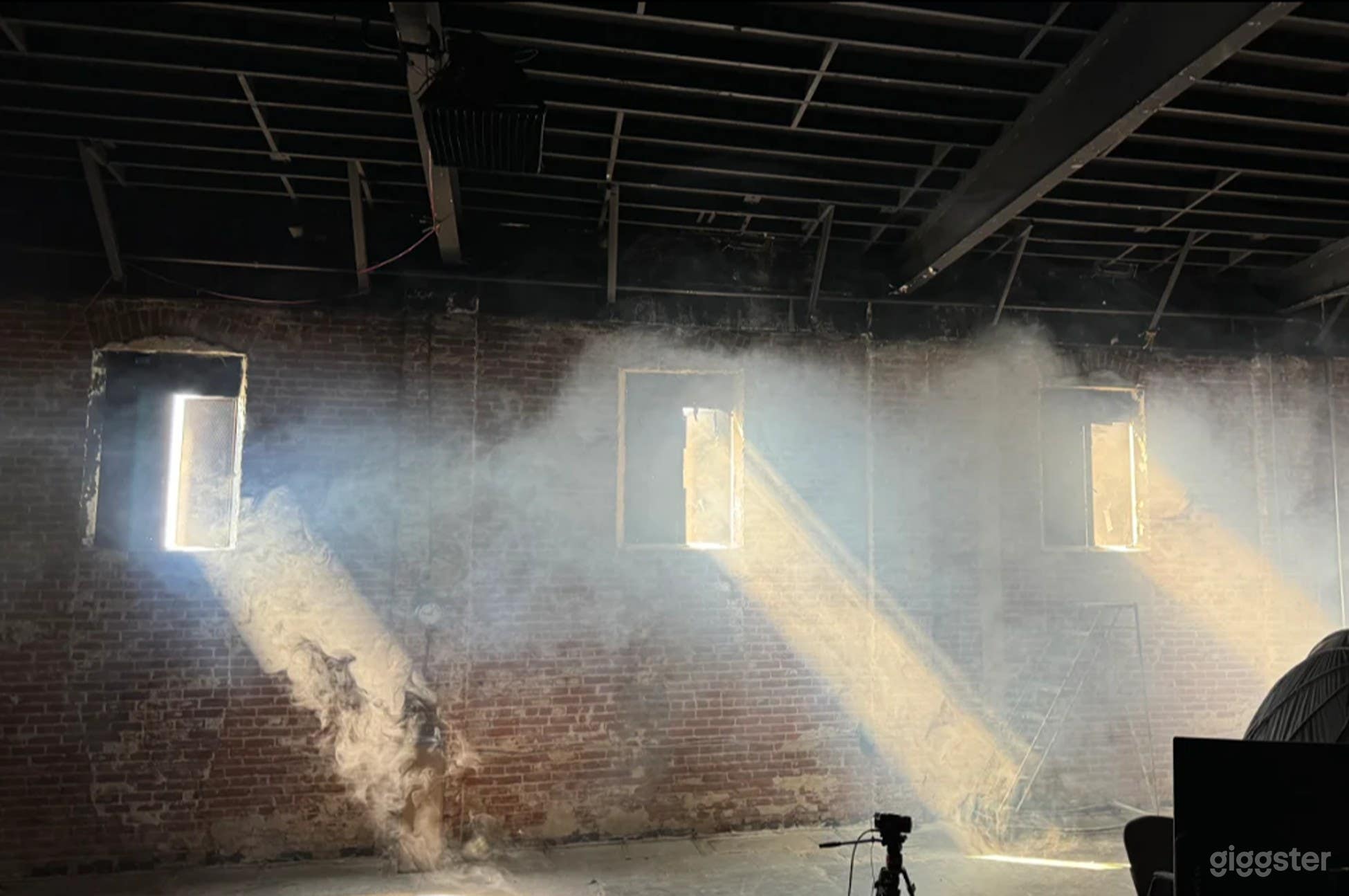 Light Ray Warehouse Photo 4