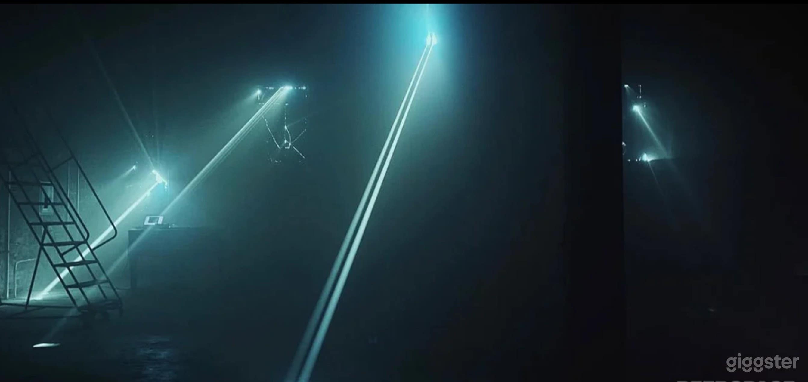 Light Ray Warehouse Photo 3