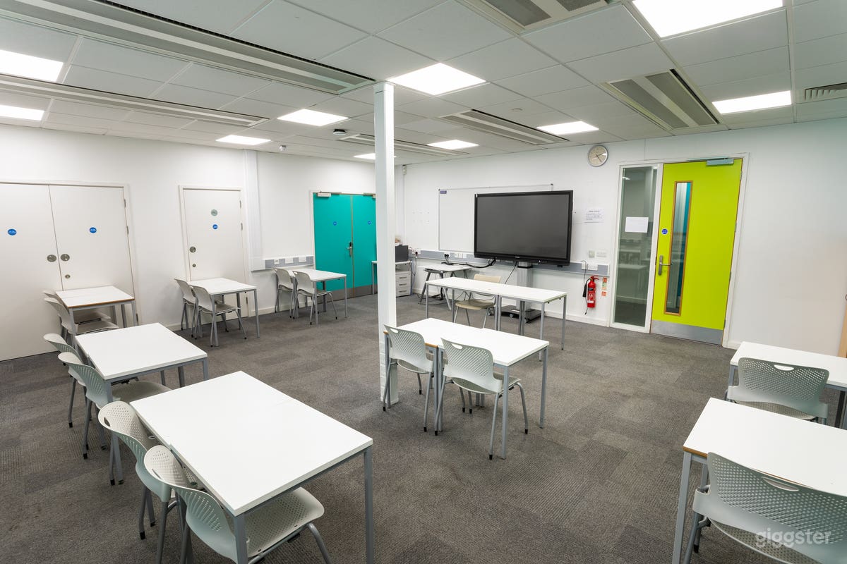 Flexible Modern Classroom - Kings Cross Photo 3