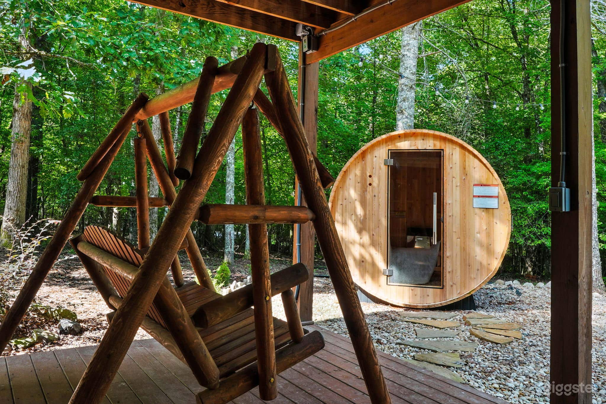 Rustic Luxury Cabin Photo 2