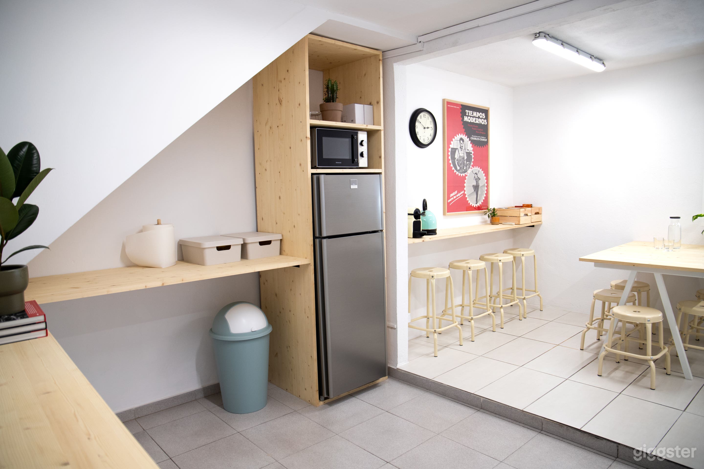 Film & Photography Studio with Cyclorama Photo 4