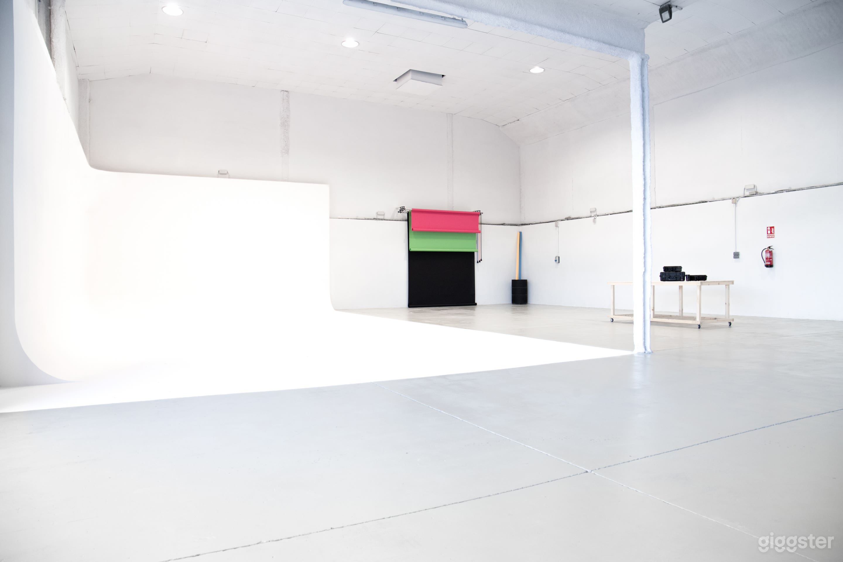 Film & Photography Studio with Cyclorama Photo 1