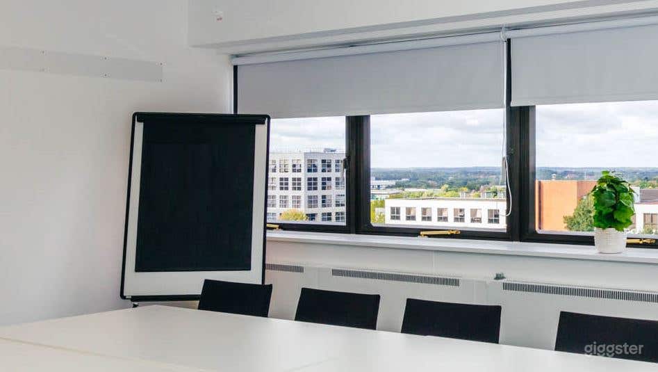 Avebury Boardroom in Milton Keynes Photo 3