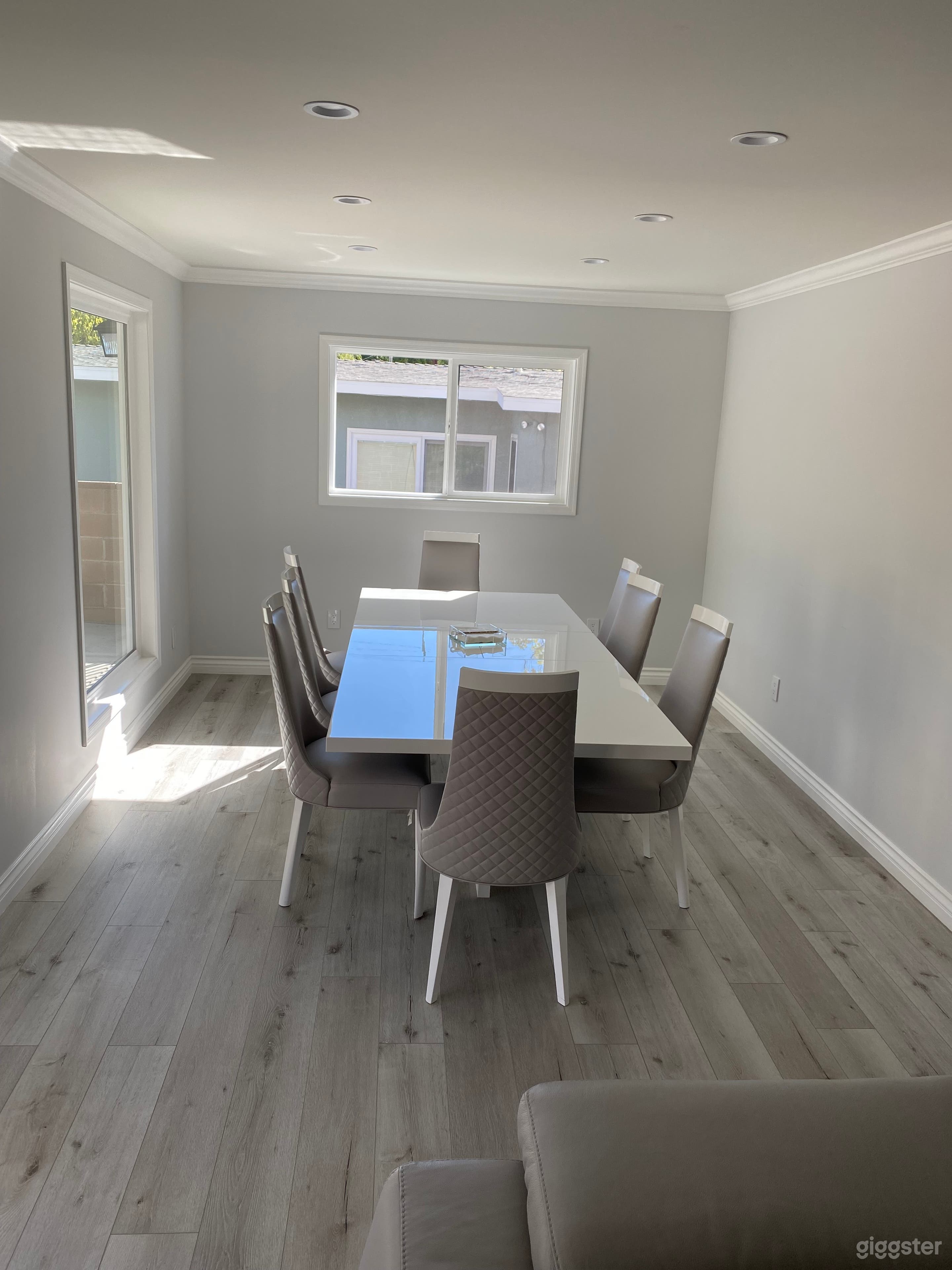 Dinning room fits up to 8 people comfortably. Has a backyard view. 