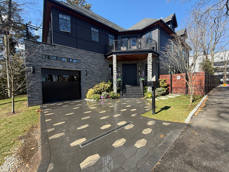  NYC Only Modern Black House 