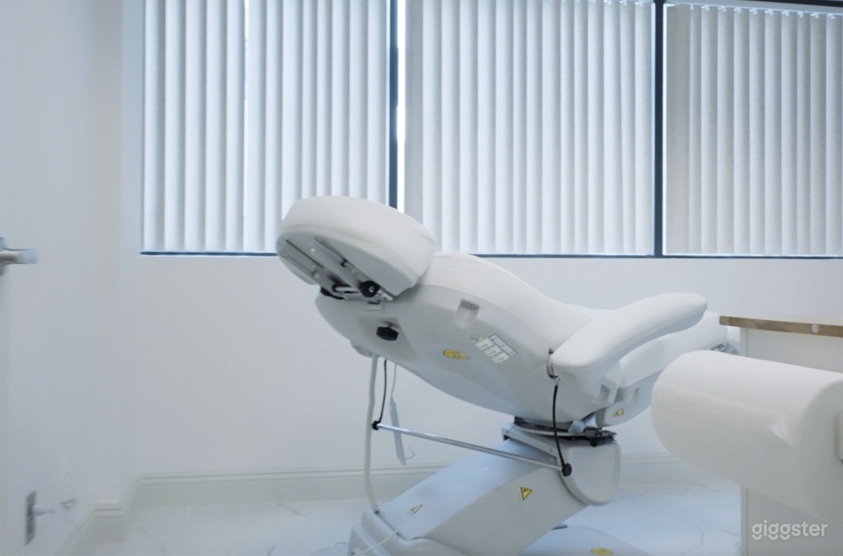 Step into tranquility with our Serenity Room. Perfect for scenes requiring calm and relaxation, this space features soft lighting, soothing colors, and comfortable furnishings. Ideal for wellness-themed shoots or capturing serene, introspective moments.